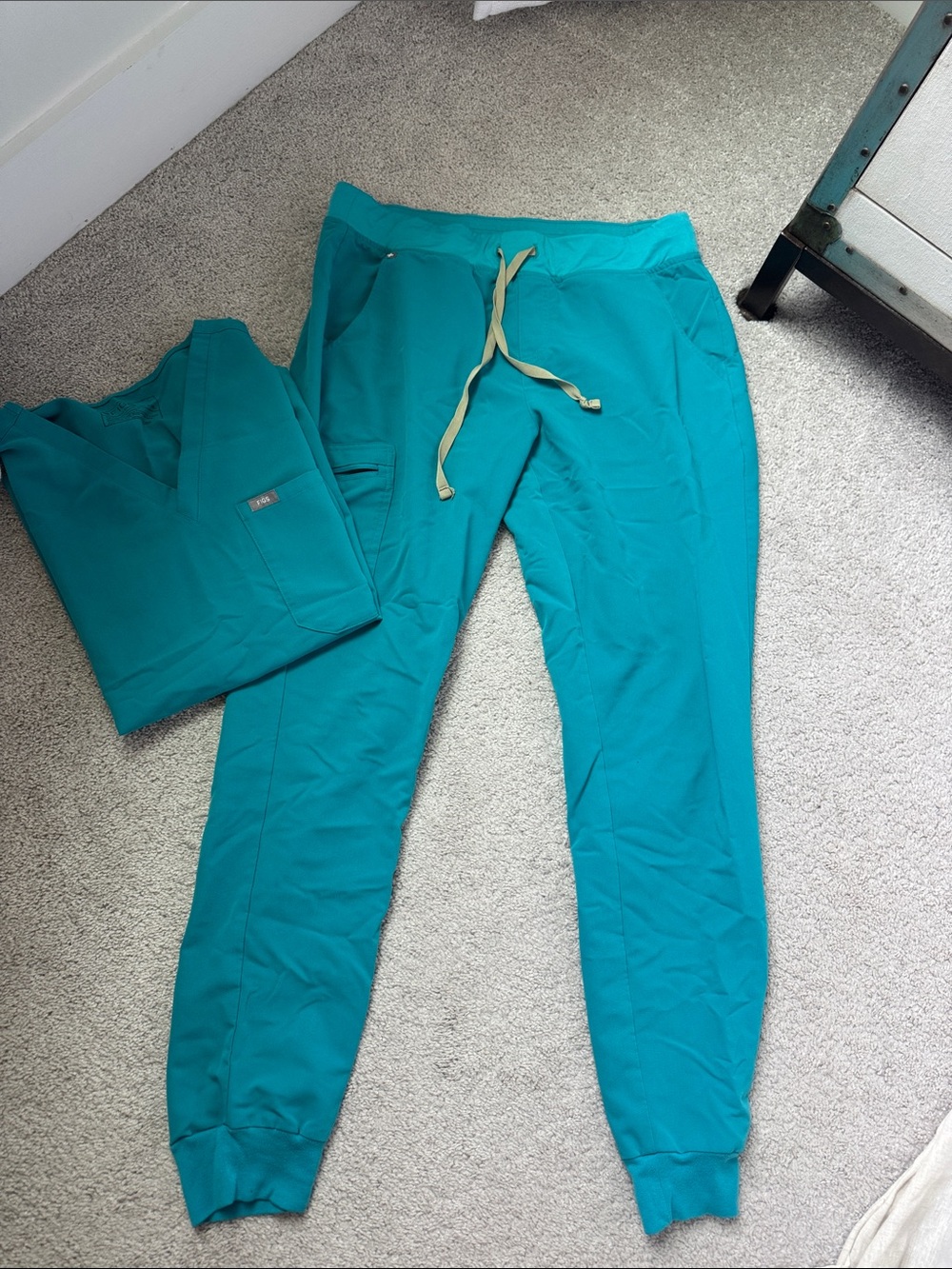 Figs Teal Scrub Top and Jogger Pants Set